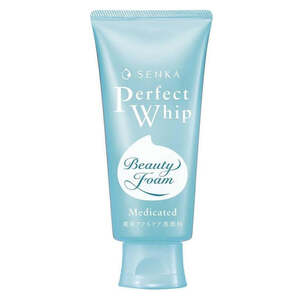 โฟมล้างหน้าผู้ชาย 5 ตัวดัง สูตรอ่อนโยนจากธรรมชาติ ลดสิว คุมมัน 6 SENKA Perfect Whip Acne Care