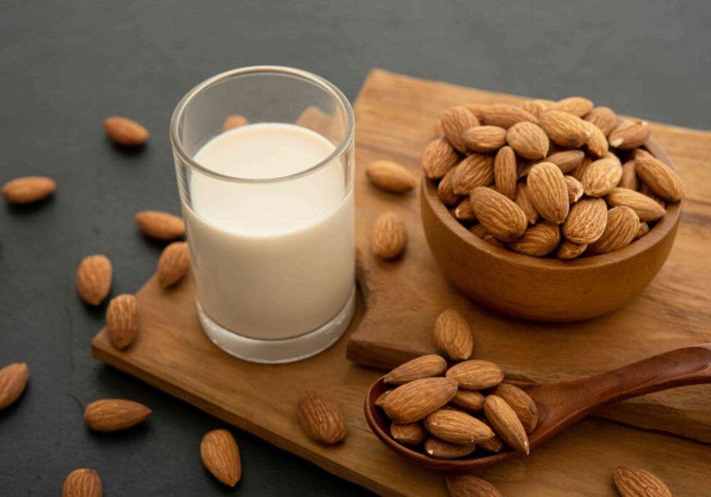 นมอัลมอนด์ Almond Milk เหมาะสำหรับผู้แพ้แลตโตส 2 นมอัลมอนด์