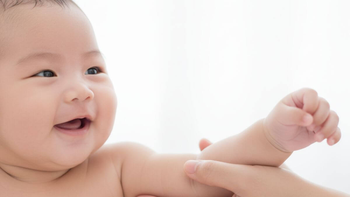 สบู่เด็ก ยี่ห้อไหนดี 2025 สูตรอ่อนโยน ปลอดภัย เหมาะสำหรับผิวบอบบาง 4 ผิวทารกนุ่มชุ่มชื้นหลังใช้สบู่เด็กอ่อนโยน