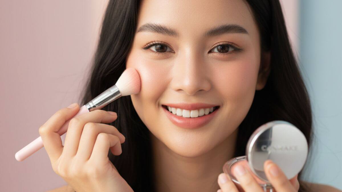 รีวิวบลัชออน Canmake สีฮิต เนื้อดี ราคาเบา เลือกยังไงให้เข้ากับโทนผิว 3 ผู้หญิงไทยปัดบลัชออน Canmake ลุคธรรมชาติสดใส