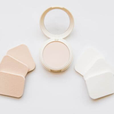 แป้งผสมรองพื้น Powder Foundation ช่วยคุมมันได้ดี ปกปิดผิวได้เรียบเนียน 3 แป้งผสมรองพื้น 1