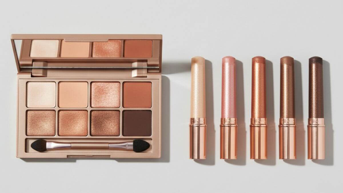 อายแชโดว์แบบแท่ง (Eyeshadow Stick) ใช้ง่าย พกสะดวก แต่งตาสวยทันใจ 2025 4 เปรียบเทียบอายแชโดว์แท่งกับอายแชโดว์ฝุ่น