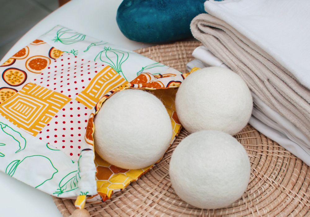 ลูกบอลอบผ้า Dryer Balls ช่วยลดรอยยับ ผ้าแห้งเร็วขึ้น 2 ลูกบอลอบผ้า