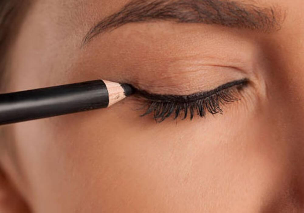 อายไลน์เนอร์ Eyeliner เสริมลุคตากลมโต คมชัด 2 อายไลน์เนอร์ Eyeliner
