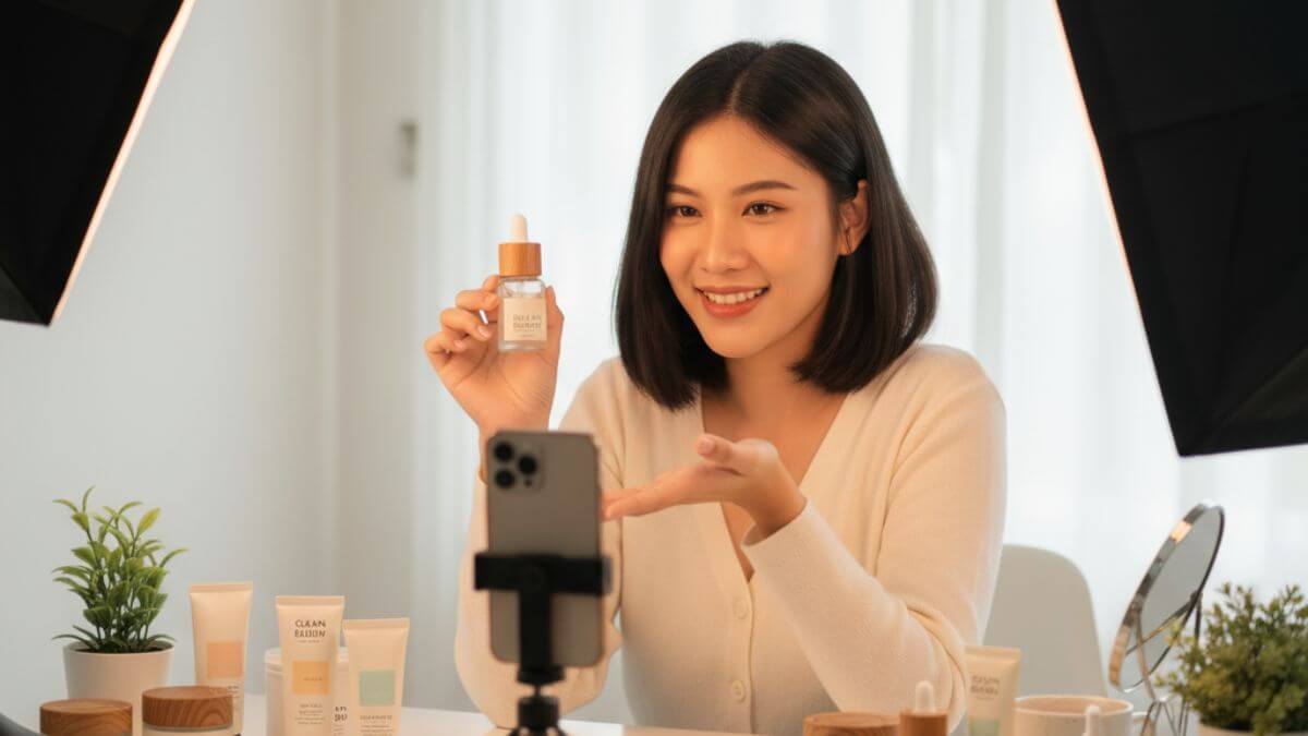 Clean Beauty คืออะไร? แนวคิด วิธีเลือก และแบรนด์ยอดนิยม 2025 7 เทรนด์ Clean Beauty ในไทยปี 2025 ผ่านออนไลน์และ Influencer