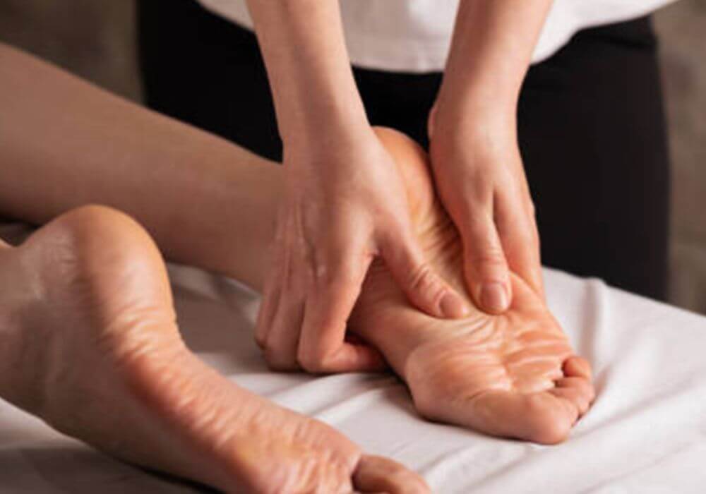 นวดฝ่าเท้า Foot Reflexology หรือ Foot Massage 2 นวดฝ่าเท้า