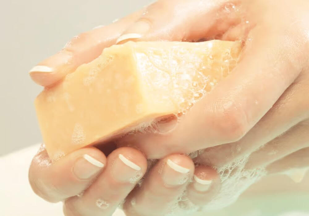 สบู่ไขมันสัตว์ (Tallow Soap) ดีไหม? เปรียบเทียบข้อดี–ข้อเสีย และวิธีเลือก 2025 2 สบู่จากไขมันสัตว์