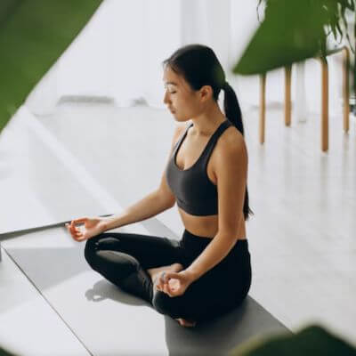 โยคะร้อน Hot Yoga ช่วยพัฒนาสมาธิและสติ 3 โยคะร้อน 1