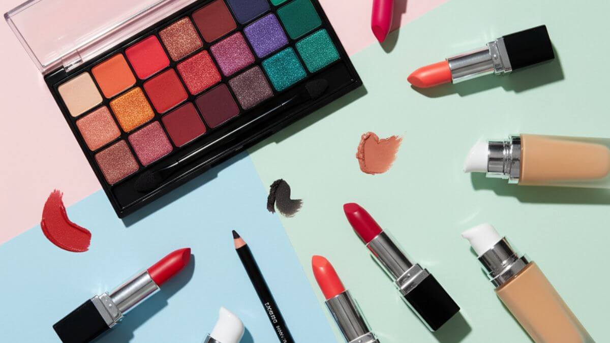 COSLUXE รีวิวแบรนด์เครื่องสำอางไทยคุณภาพดี ราคาน่ารัก พิกเมนต์แน่น ติดทน 4 จุดเด่นเครื่องสำอาง COSLUXE สีชัด ติดทน กันน้ำ