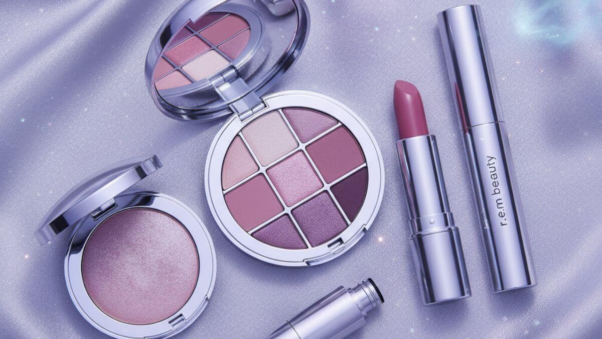 r.e.m. beauty คืออะไร? เมคอัพสายอวกาศจาก Ariana Grande ที่กำลังครองใจสายแฟ 5 รวมสินค้าขายดีของแบรนด์ r.e.m. beauty ปี 2025
