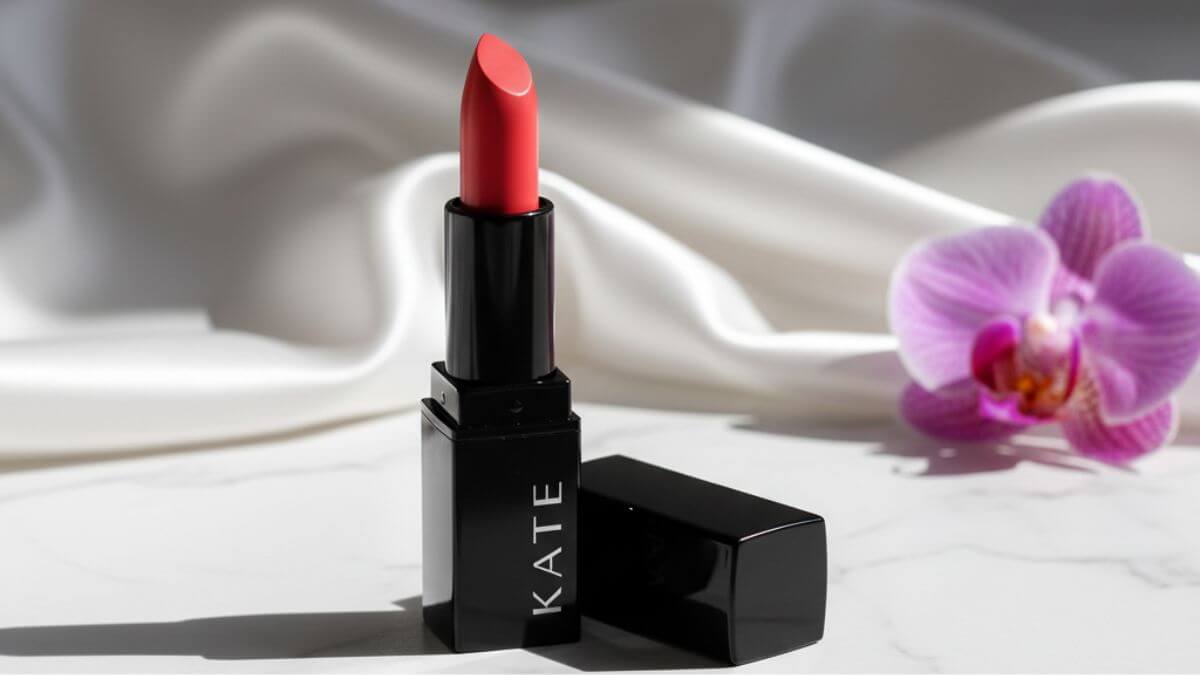รีวิว Kate Lip Monster ครบทุกสี พร้อม Swatch และเปรียบเทียบแบรนด์อื่น 2 ลิปสติก Kate Lip Monster รีวิวความติดทน สีชัด