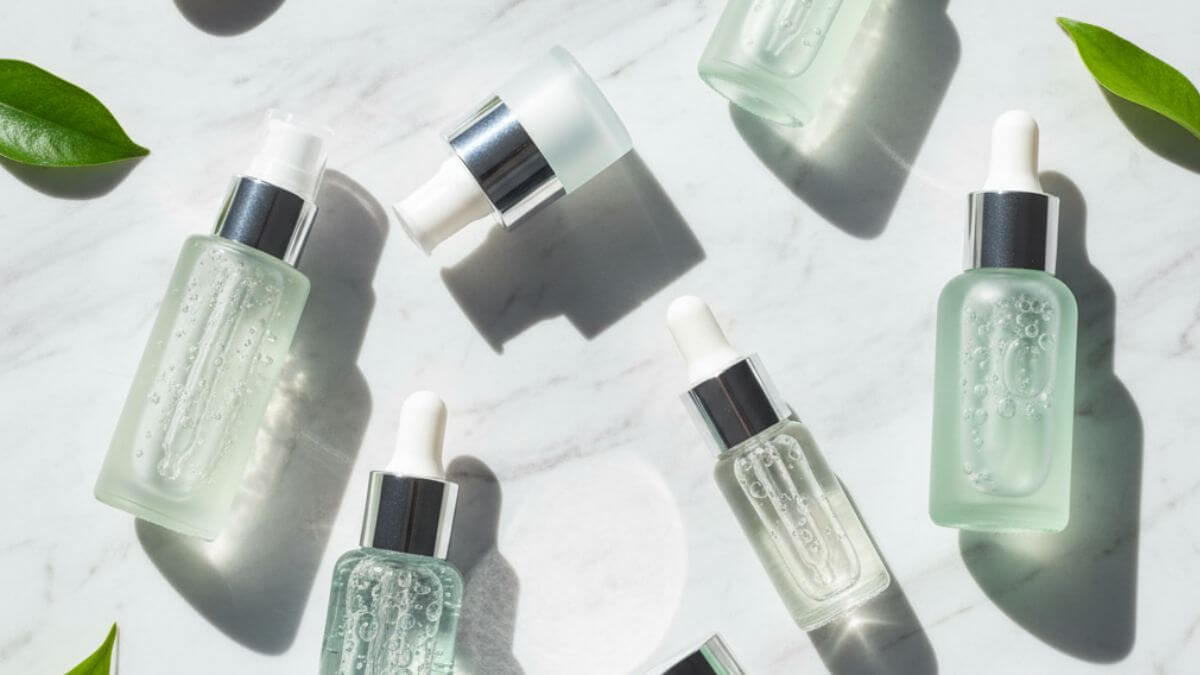 เซรั่มให้ความชุ่มชื้น (Hydrating Serum) เติมน้ำให้ผิวอิ่มฟู สุขภาพดีอย่างล้ำลึก 6 รวมแบรนด์เซรั่มให้ความชุ่มชื้นยอดนิยมปี 2025