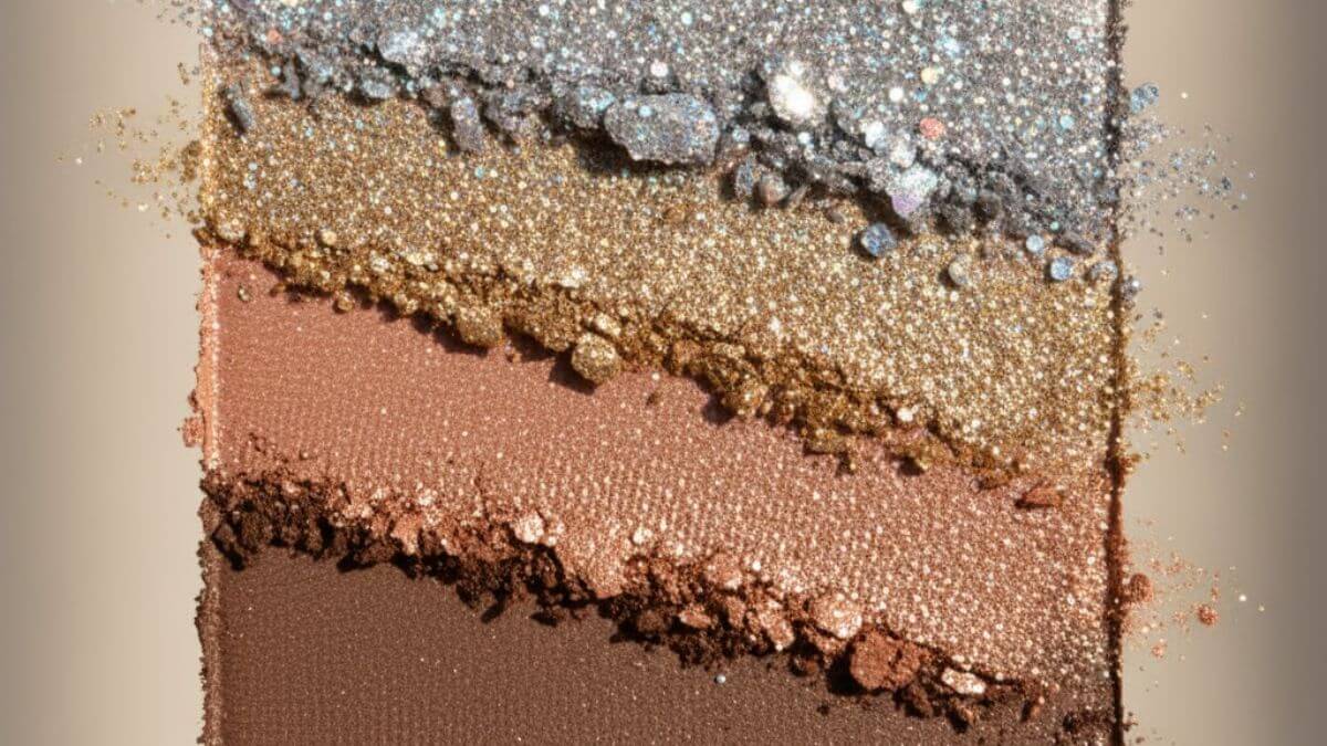 วิธีเลือกอายแชโดว์ให้เข้ากับโทนสีผิวและลิปสติก 6 ตัวอย่างเนื้ออายแชโดว์แต่ละแบบสำหรับการแต่งหน้า